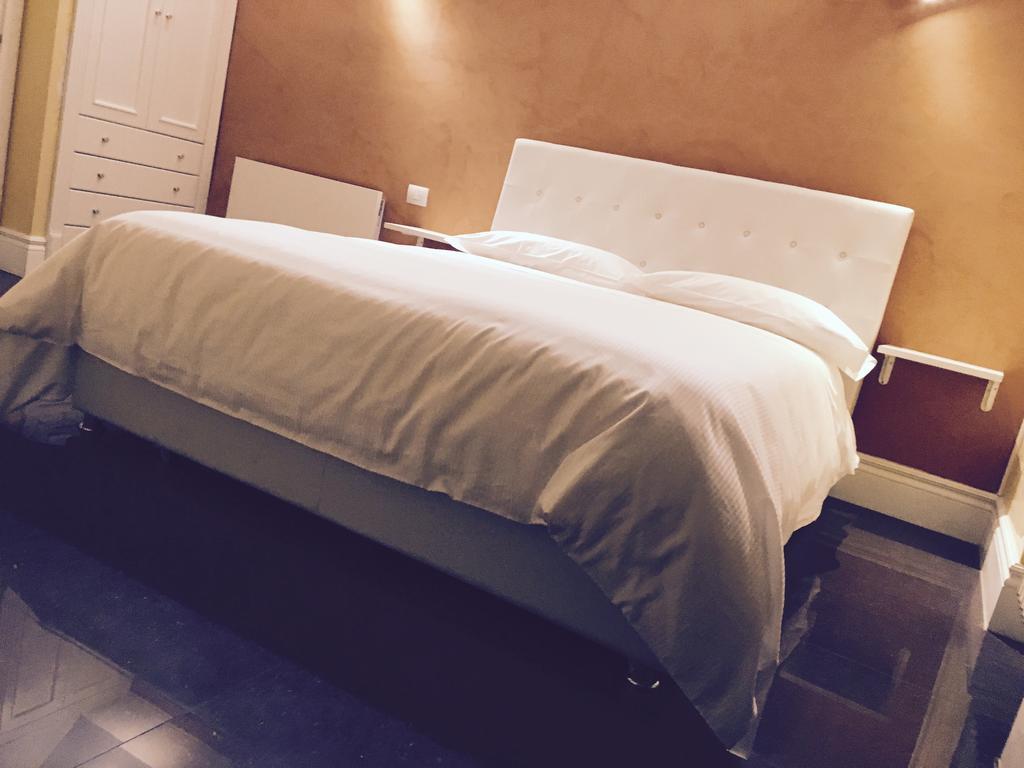 Palazzo Eliss Bed & Breakfast Margherita Di Savoia Exterior photo